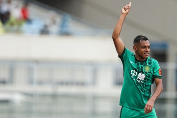 乐鱼尊享-足球报：国安希望达万能复出踢泰山，俱乐部表示不要提什么复仇